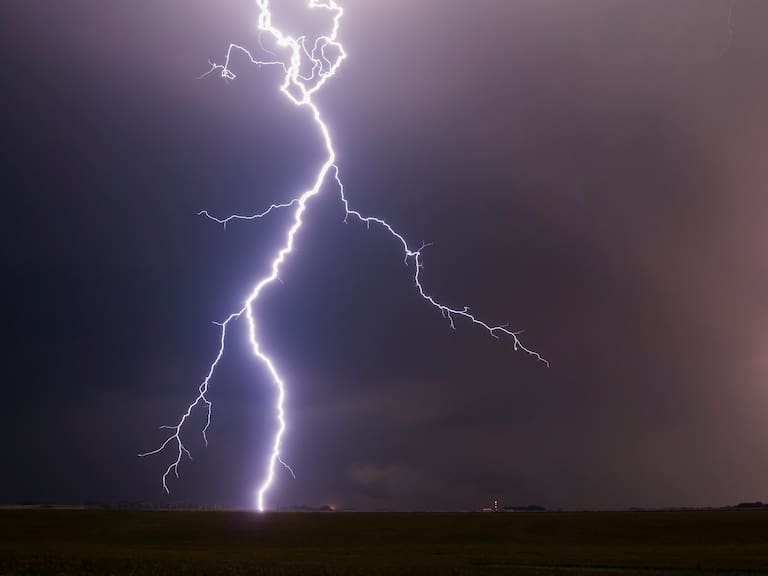 Meteorología emite aviso por tormentas eléctricas: en estas 3 regiones de Chile ocurriría el fenómeno