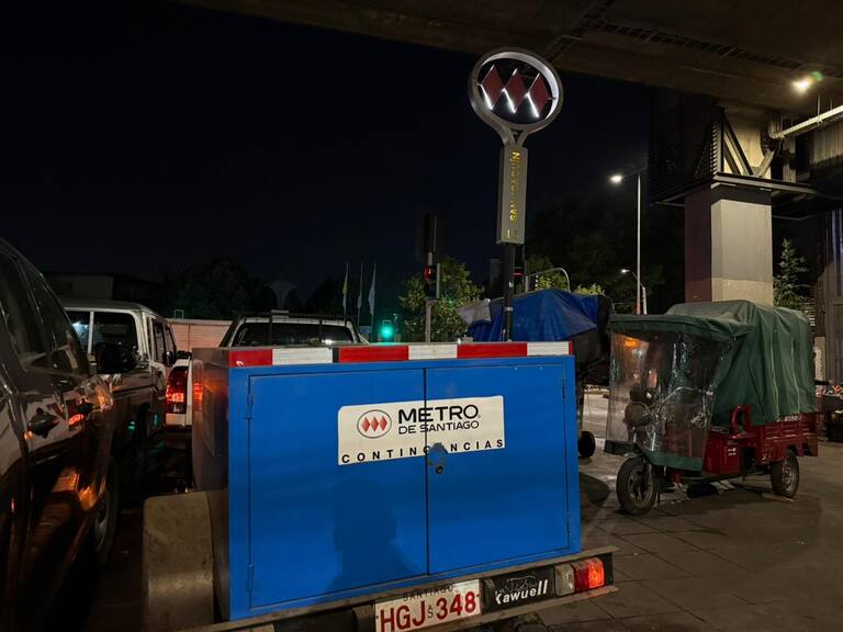 Tren detenido provoca suspensión parcial de 12 estaciones en la Línea 5 del Metro de Santiago