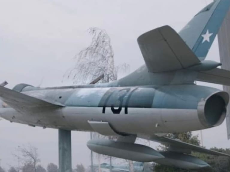 FACh responde por la coincidencia entre la matrícula de avión en exhibición con el que bombardeó La Moneda