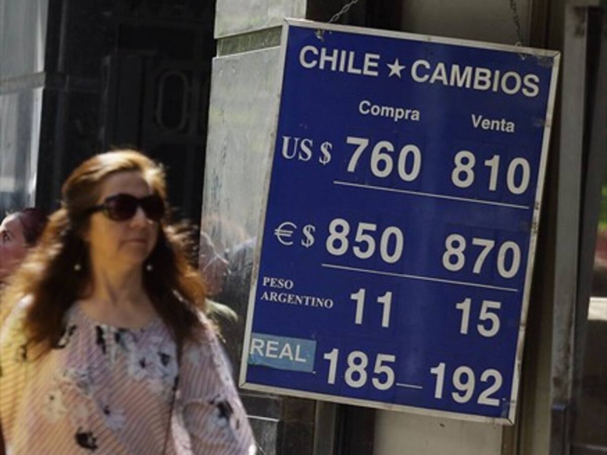 Banco Central anuncia medidas para fortalecer el peso y reducir el aumento del dólar