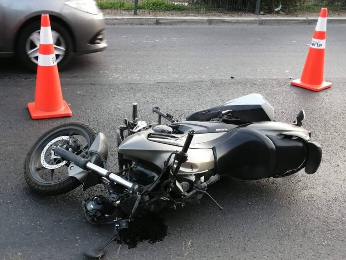 Se investigan las causas: motorista falleció en accidente en la autopista Vespucio Norte