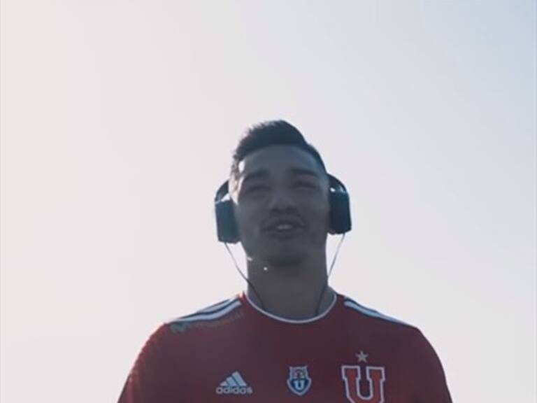 Video promocional de nueva camiseta de la U incluye a Kanela de «Noche de Brujas»