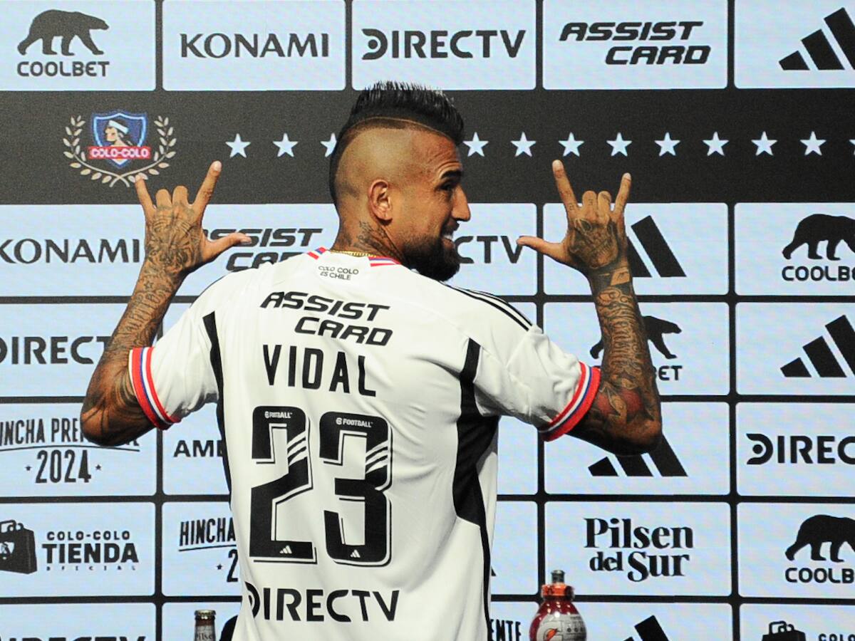 ¿Se viene nueva camiseta? Esto cuesta tener la polera de Colo Colo con el nombre de Arturo Vidal