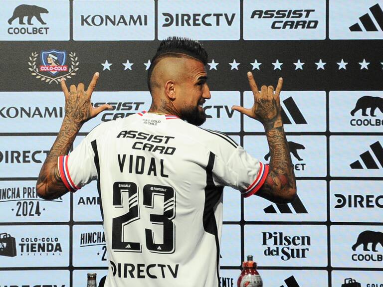 ¿Se viene nueva camiseta? Esto cuesta tener la polera de Colo Colo con el nombre de Arturo Vidal