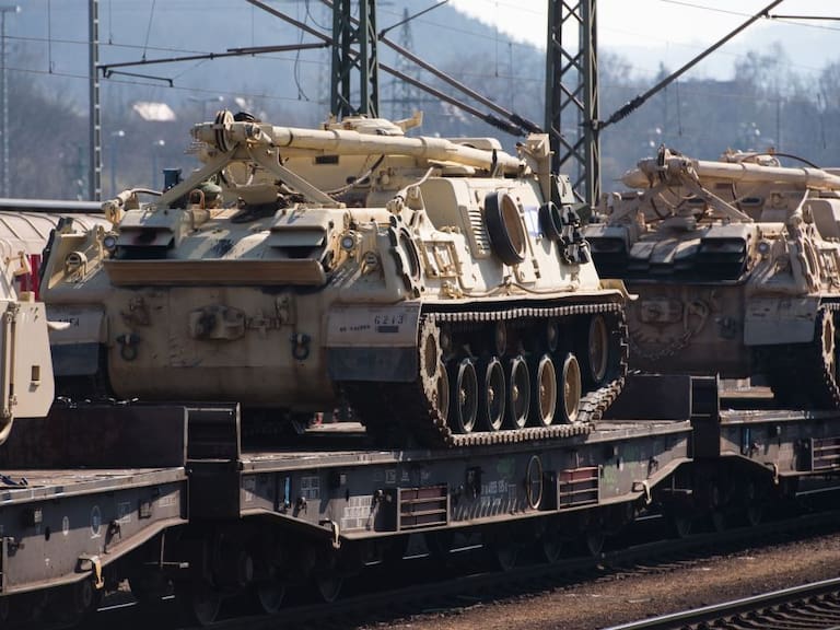 Tanques de Estados Unidos llegan hasta un terminal en Alemania