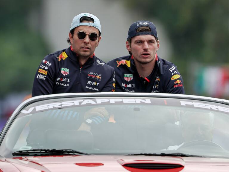 Alex Albon sale en defensa de Sergio Pérez por su mala campaña en Red Bull: “Es un lugar difícil para estar” | Getty Images