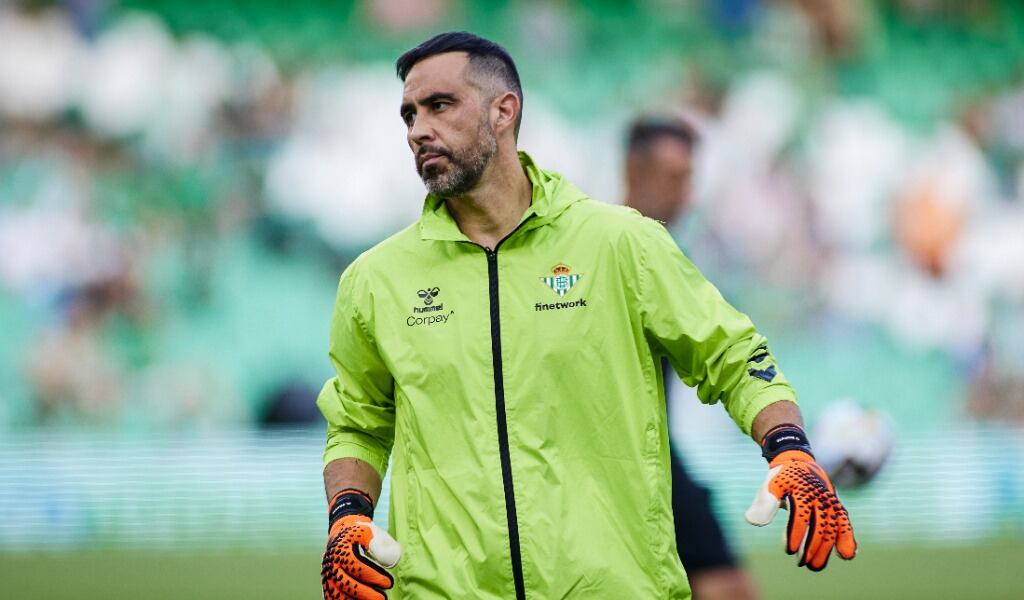 Real Betis confirma que Claudio Bravo se pierde el debut contra Villarreal de Ben Brereton por La Liga española