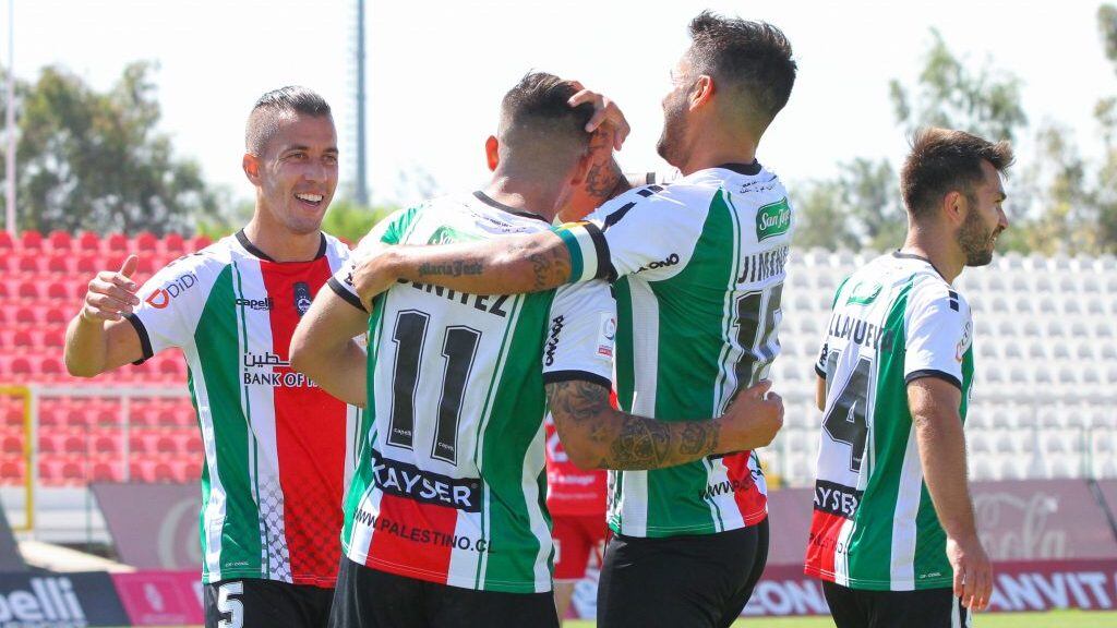 4 de Enero del 2021/SANTIAGOJonathan Benítez(c) celebra su primer gol y el 2 a 0 de Palestino ,durante el partido valido por la Vigésimo Séptima fecha del Campeonato Nacional AFP PlanVital 2020, entre Palestino vs Curico Unido, disputado en el Estadio Municipal de la Cisterna.
FOTO:JORGE DIAZ/AGENCIAUNO