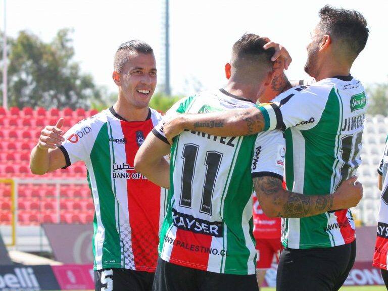 4 de Enero del 2021/SANTIAGOJonathan Benítez(c) celebra su primer gol y el 2 a 0 de Palestino ,durante el partido valido por la Vigésimo Séptima fecha del Campeonato Nacional AFP PlanVital 2020, entre Palestino vs Curico Unido, disputado en el Estadio Municipal de la Cisterna.
FOTO:JORGE DIAZ/AGENCIAUNO