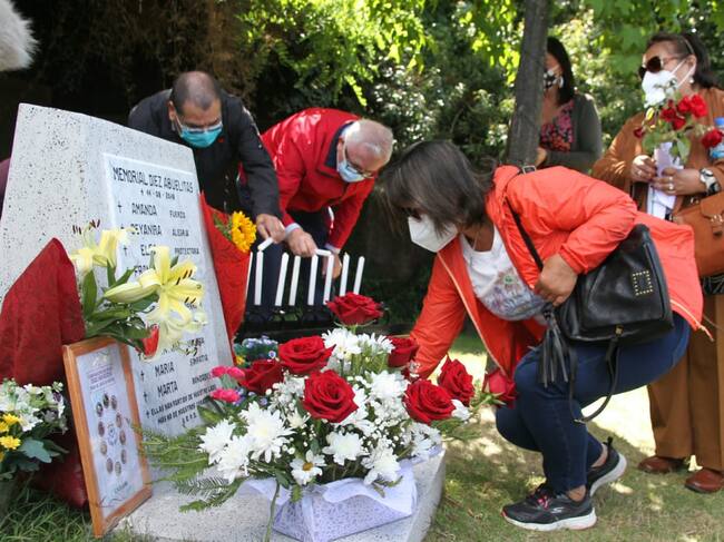 Familiares de las víctimas del incendio del hogar de ancianos. Foto: Marcelo Castro, ADN.