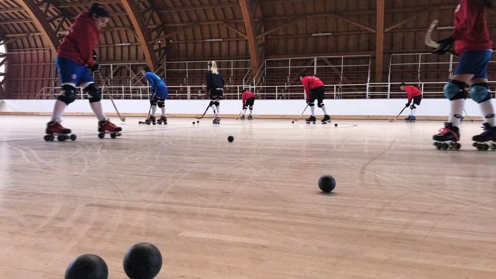 Selecciones de hockey patín de Chile vuelven a entrenar en el Estadio Nacional tras casi 1300 días