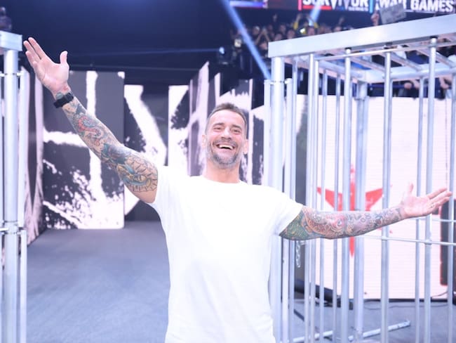 CM Punk vuelve a WWE tras casi 10 años durante Survivor Series