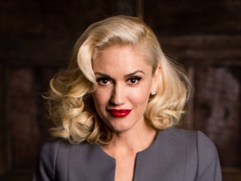 Gwen Stefani convocó a Mon Laferte para disco navideño