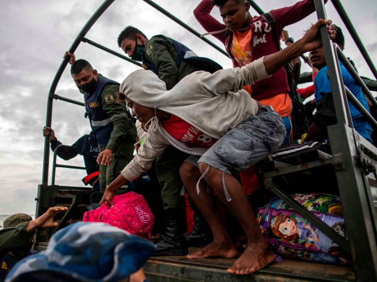 Miles de personas evacuadas en Centroamérica por llegada de Huracán Iota