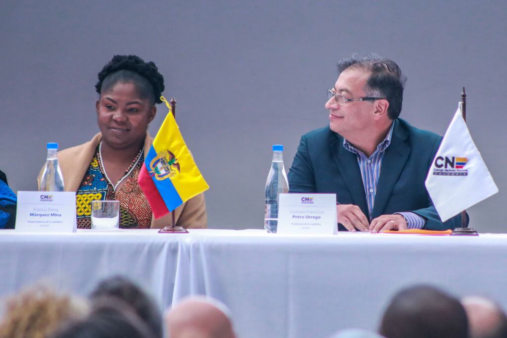 Gustavo Petro y Francia Márquez ante la prensa