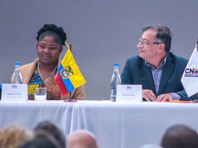Gustavo Petro y Francia Márquez ante la prensa