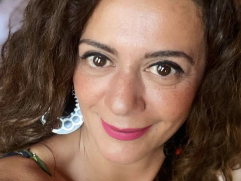 Se llenó de elogios: Paola Troncoso deslumbro a sus seguidores con foto en traje de baño