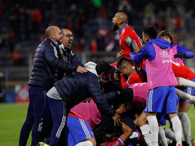 CLASIFICACIÓN | No está muerto quien pelea: Chile se volvió a meter en el camino a Qatar 2022 tras vencer a Paraguay