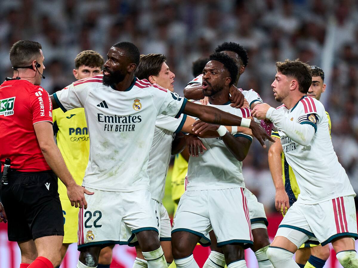 El triste espectáculo de Vinícius: le tiró el pelo a un rival, marcó un gol y terminó expulsado
