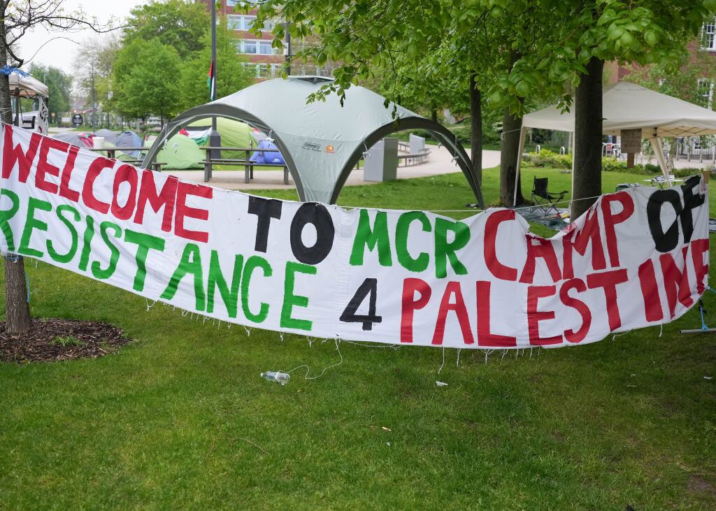 Los estudiantes de la Universidad de Manchester del Reino Unido iniciaron un campamento en protesta por los ataques de Israel en contra de Gaza.