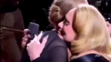 Adele rompe en llanto tras ver a Céline Dion en uno de sus shows: “Una de mis personas favoritas de todos los tiempos”
