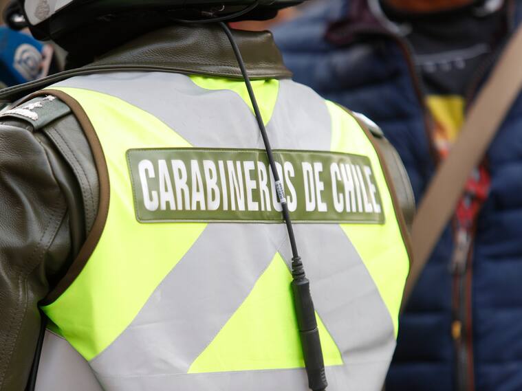 Delincuentes roban camión con ropa de la marca Tommy Hilfiger por la Costanera: 12 vehículos resultan dañados