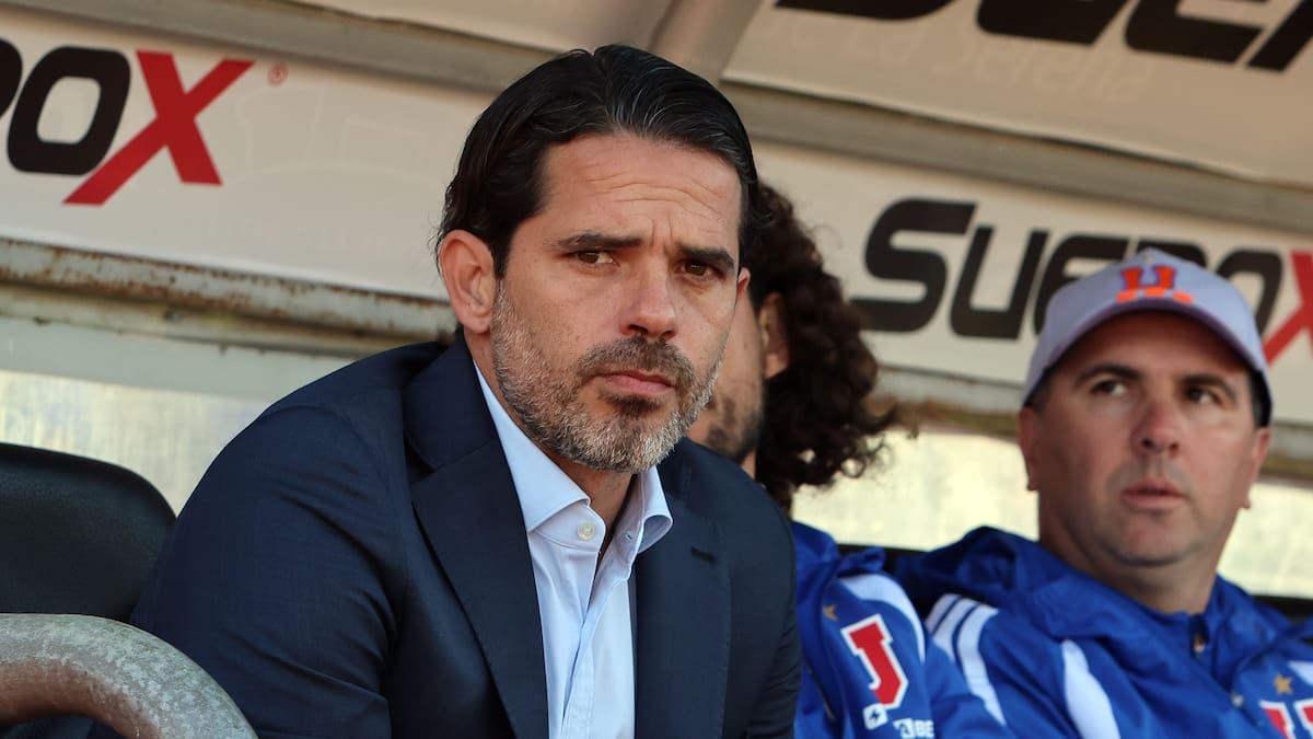 La fuerte queja de Gago contra el arbitraje tras la caída de la U ante La Calera: “No se jugó nada”