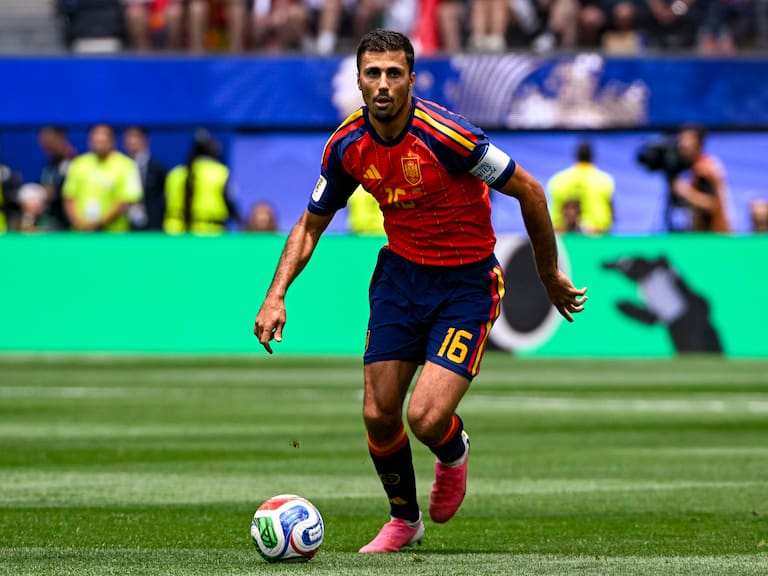 Dan por cerrado el acuerdo para que Rodrigo Hernández juegue por Barcelona: estos serían los montos del traspaso