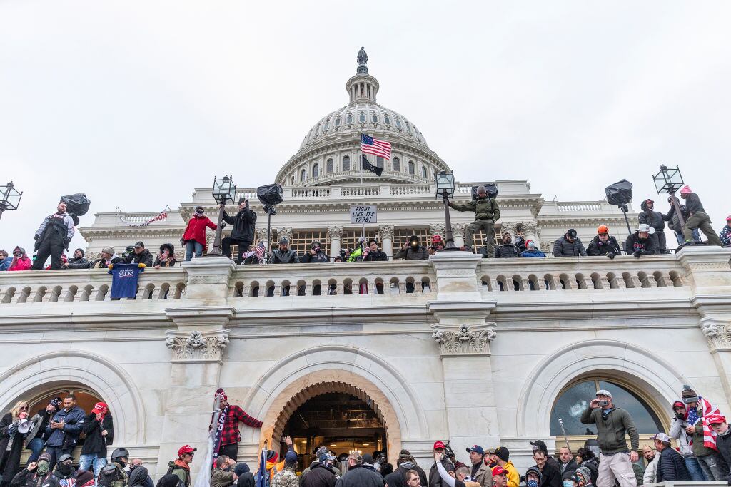 Grupos de ultraderecha atacaron el Congreso de EEUU en enero de 2021