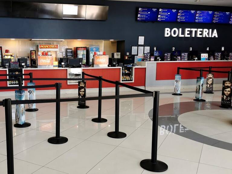 16 de Marzo de 2020/SANTIAGOBoletera de Cine Hoyts casi vaca en el Mall Plaza Egaa donde se evidencia una baja de afluencia de publico a comparacin a otros das, luego de entrar en fase 4 ante el aumento de infectados por el Coronavirus
FOTO:MARIO DAVILA/AGENCIAUNO