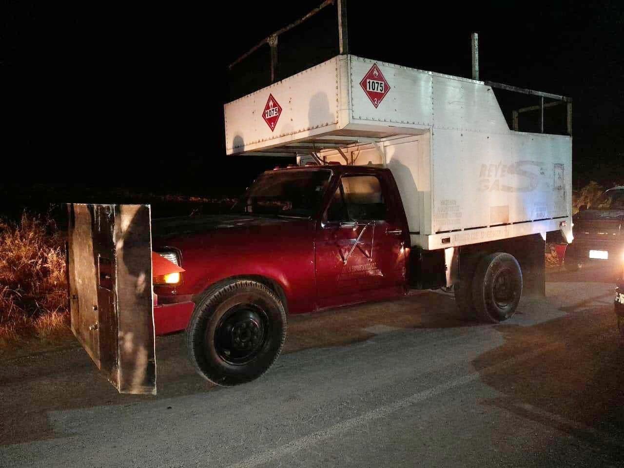 Vehículo modificado para atacar a gendarmes en el ingreso a una cárcel de México