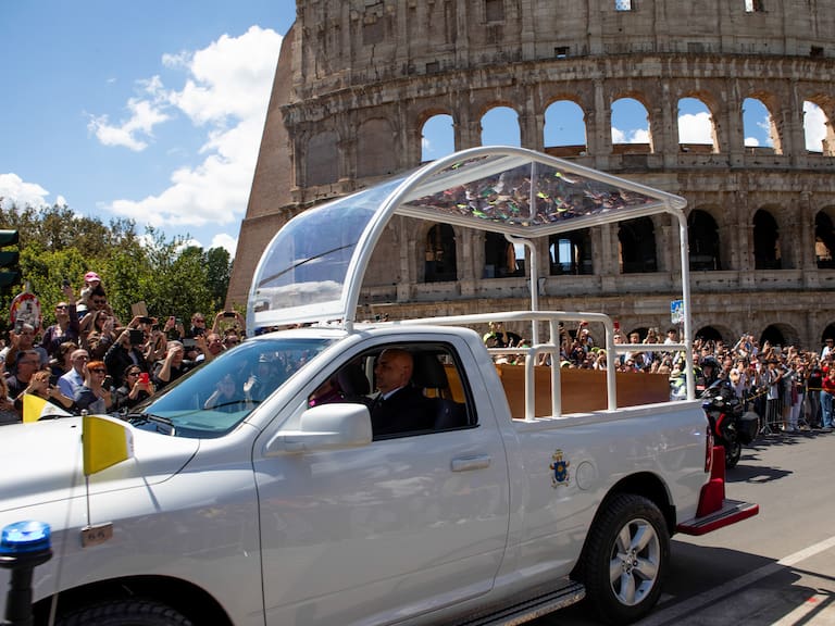 Cumplirán el último deseo del papa Francisco antes de morir: convertir un papamóvil en clínica para niños heridos en Gaza