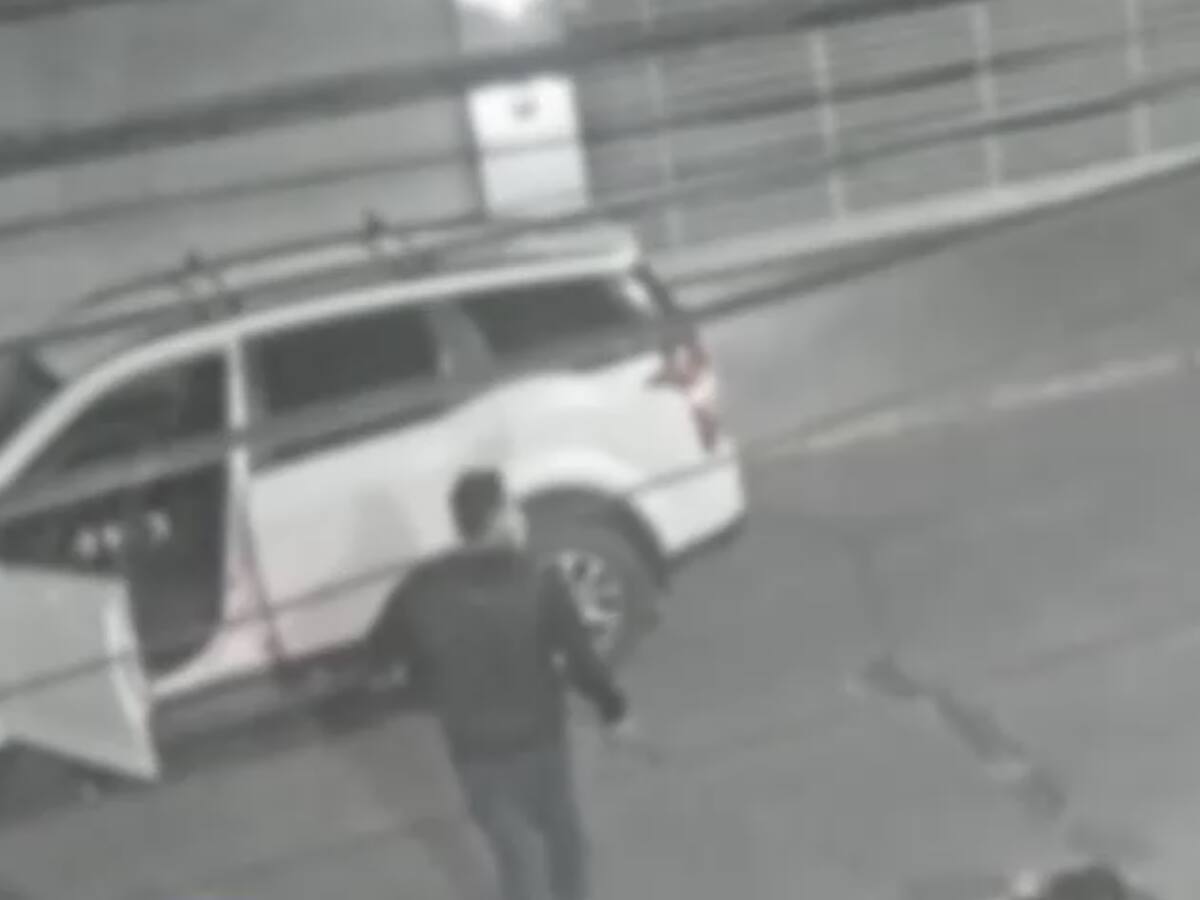 Adolescente se encuentra grave tras ser atacado con una llave de cruz por conductor de Uber