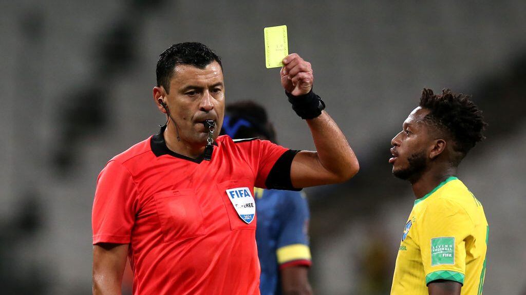 Roberto Tobar fue castigado por Conmebol tras su actuación en el Brasil-Colombia