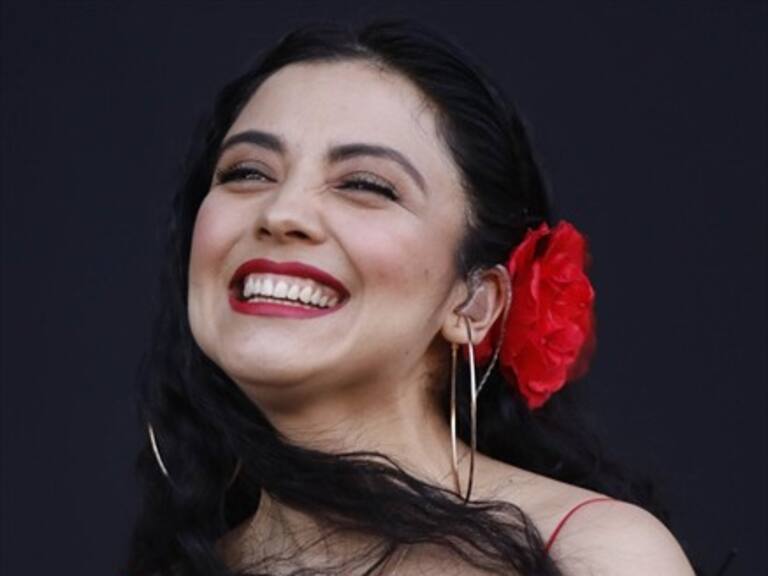 Mon Laferte compartió sus memes favoritos tras troleo por su afiche del Festival de Viña 2020