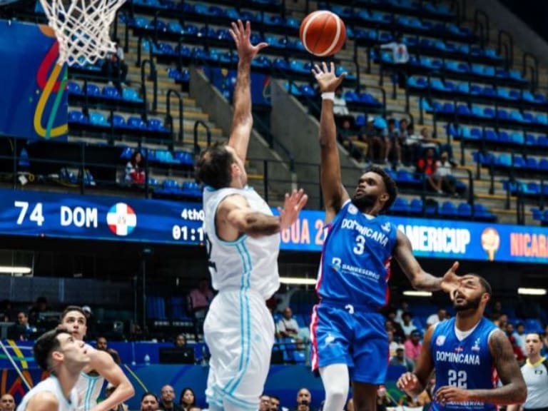 Con multas millonarias: la escandalosa pelea entre seleccionados de Argentina y República Dominicana en la Americup de básquetbol
