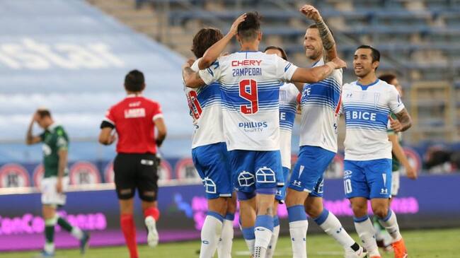 30 de Diciembre del 2020/SANTIAGOFernando Zampedri(c) celebra su primer gol y el 1 a 0 de Universidad Católica ,durante el partido valido por la Vigésimo Segunda fecha del Campeonato Nacional AFP PlanVital 2020, entre Universidad Católica vs Santiago Wanderers, disputado en el Estadio San Carlos de Apoquindo.
FOTO:FRANCISCO LONGA/AGENCIAUNO