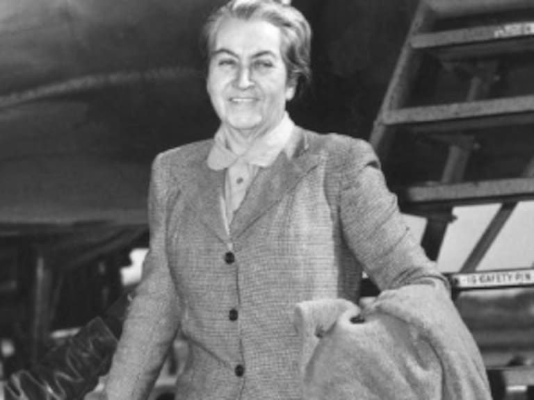Libros gratis en Santiago: así funcionará la entrega de 3 mil ejemplares de Gabriela Mistral