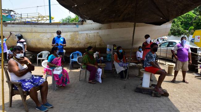 MUMBAI, INDIA - APRIL 17: Resident of Badhwar Park Machimar nagar prevented outsider from entering their area, following COVID 19 pandemic at Colaba, on April 17, 2020 in Mumbai, India. (Photo by Anshuman Poyrekar/Hindustan Times via Getty Images)