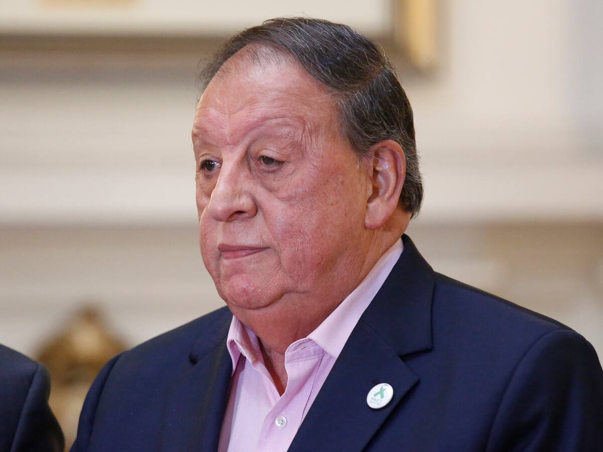 Camioneros entregan petitorio al Gobierno ante posible movilización por alza de combustibles: “Están haciendo un trabajo importante”