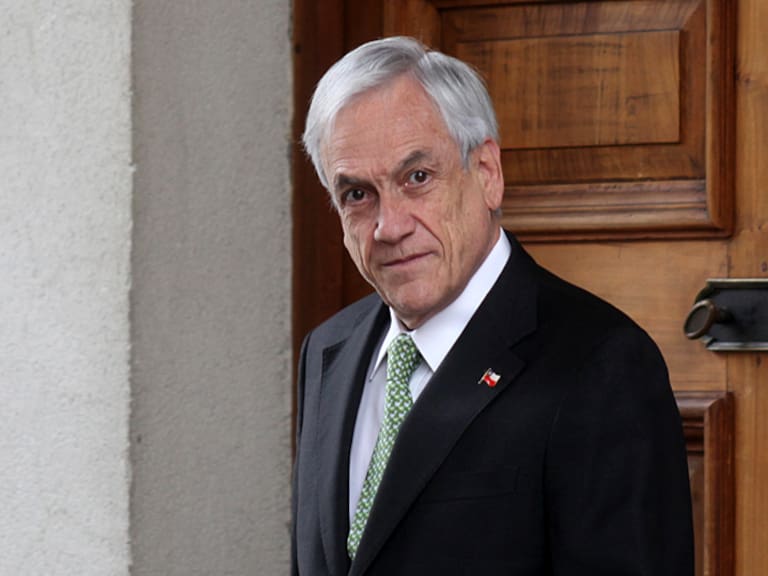 31 de enero 2020/ SANTIAGO
Presidente Sebatián Piñera transita por la Moneda, tras reunión con ministro del Interior.

FOTO: AILEN DIAZ /AGENCIAUNO