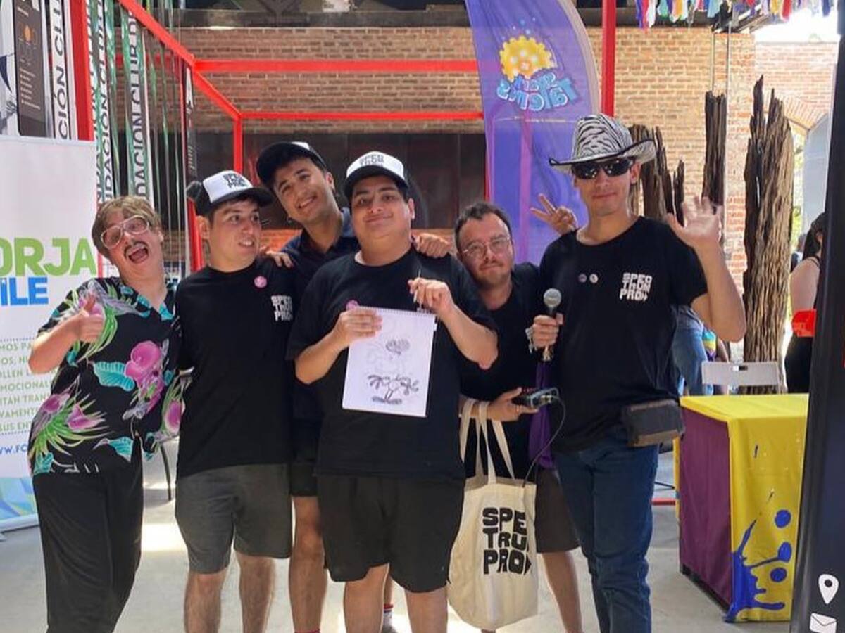 “Spectrumpro”: la historia de la primera productora nacional neurodivergente que estará en Lollapalooza Chile 2025