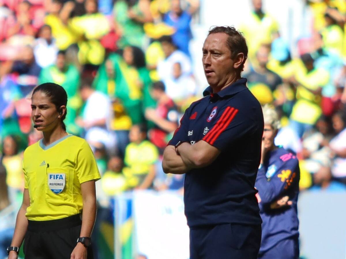 Luis Mena lamenta la agónica derrota de Chile ante Argentina en Copa América Femenina: “Pudimos ponernos 3-0, pero no concretamos”