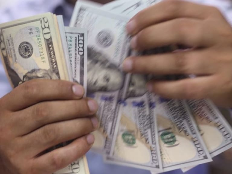 Dólar en Chile: divisa cierra sobre los $965 tras un día de grandes fluctuaciones