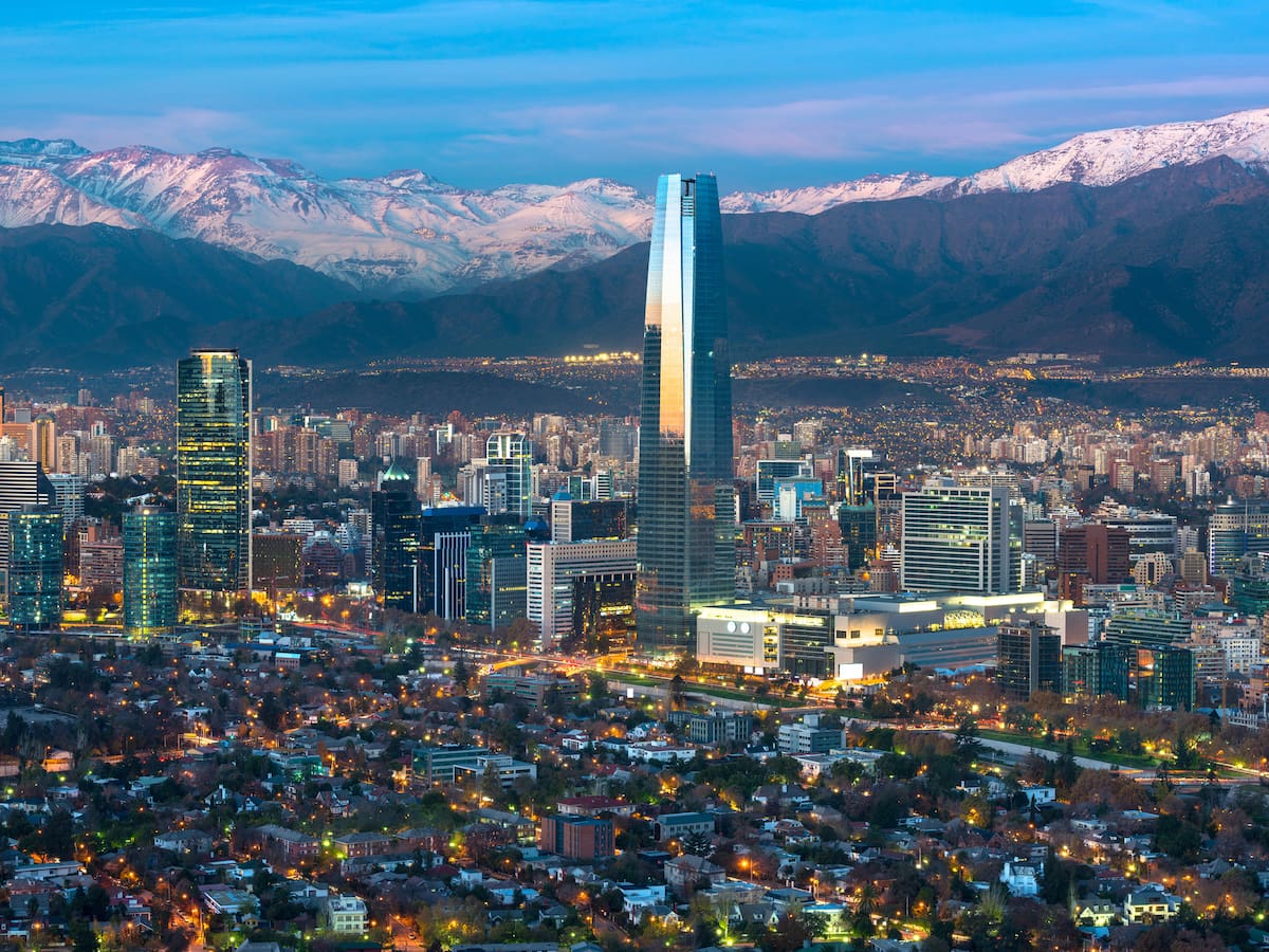 Imacec de febrero fue muy por debajo de lo esperado: todos los sectores que frenaron la economía en Chile