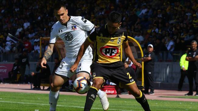 06 de Abril del 2019/COQUIMBOPablo Mouche y John Salas durante el partido por la sptima fecha del Campeonato AFP Plan Vital 2019 entre Coquimbo Unido vs Colo Colo jugado en el Estadio Francisco Sanchez Rumoroso
FOTO:MARIO DAVILA/AGENCIAUNO