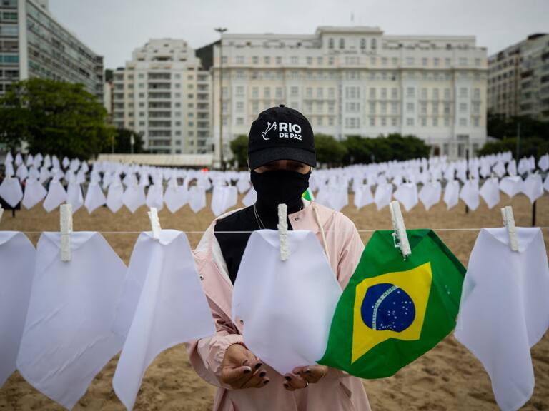 Homenaje a las más de 600 mil víctimas del Covid-19 en Río de Janeiro