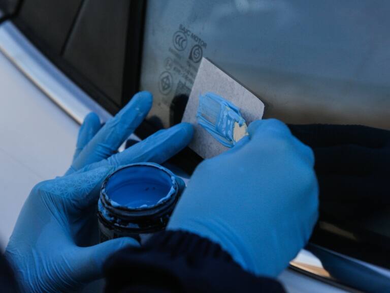 Grabado de patentes en vidrios y espejos: ¿Hasta cuándo hay plazo?