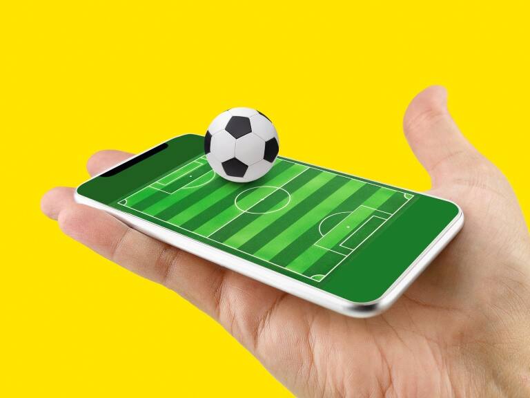 Experto analiza proyecto que prohibe publicidad de casas de apuestas online: "No pagan impuestos y tienen domicilio en paraísos fiscales"