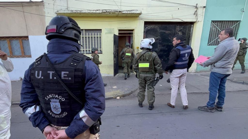 Desalojo, casa tomada, santiago, santa elena, 1024x576 jpg ok